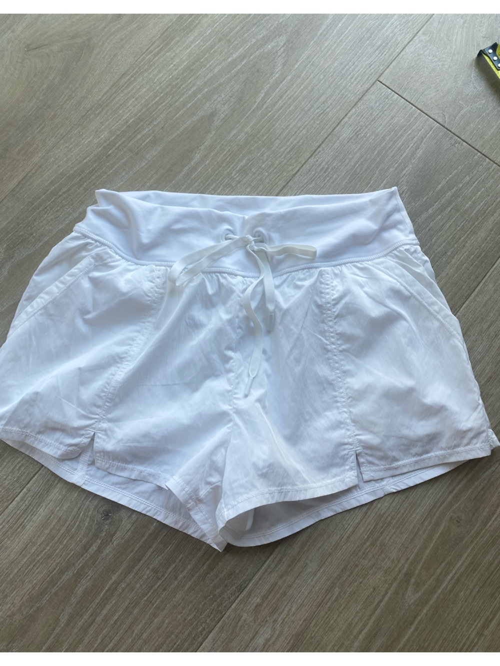 OFFLINE by Aerie The Hugger Mid Rise Running Shorts White Medium